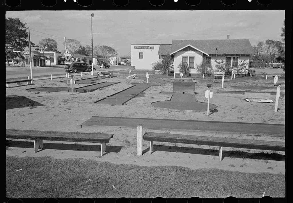 Miniature golf course in McAllen, Texas, February 1939. Library of Congress, FSA/OWI Collection.